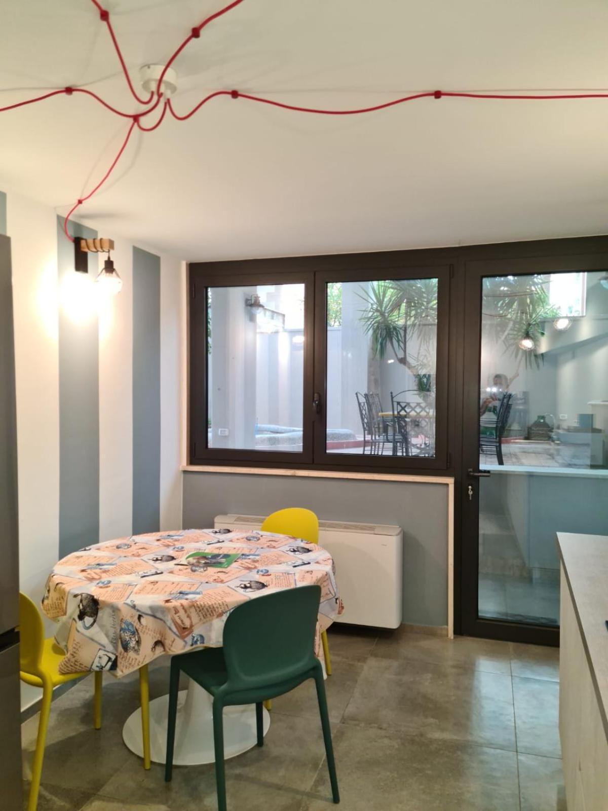 Palazzo Lagioia 2: Prestigioso Miniappartamento Triggiano Exteriör bild
