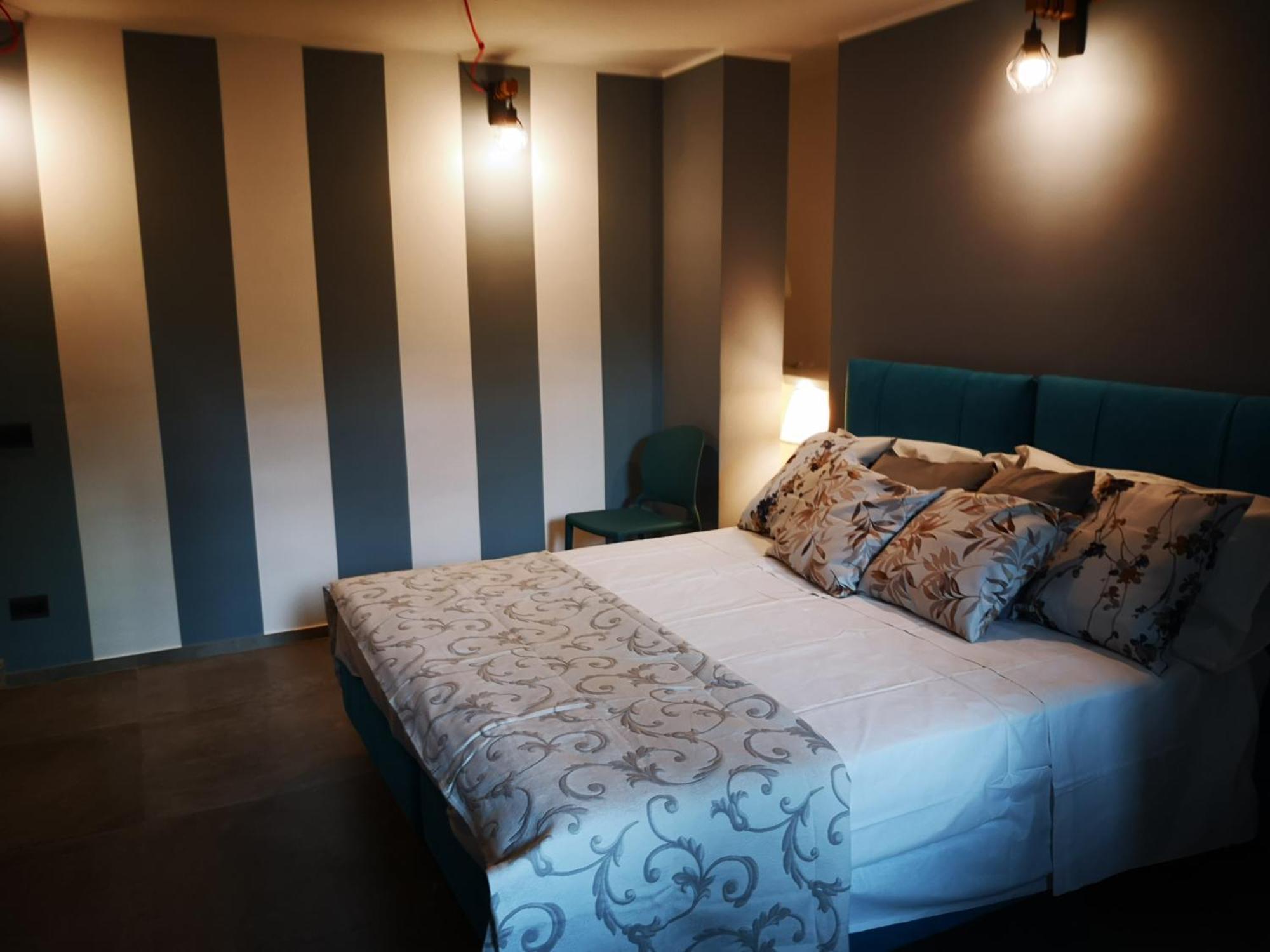 Palazzo Lagioia 2: Prestigioso Miniappartamento Triggiano Exteriör bild
