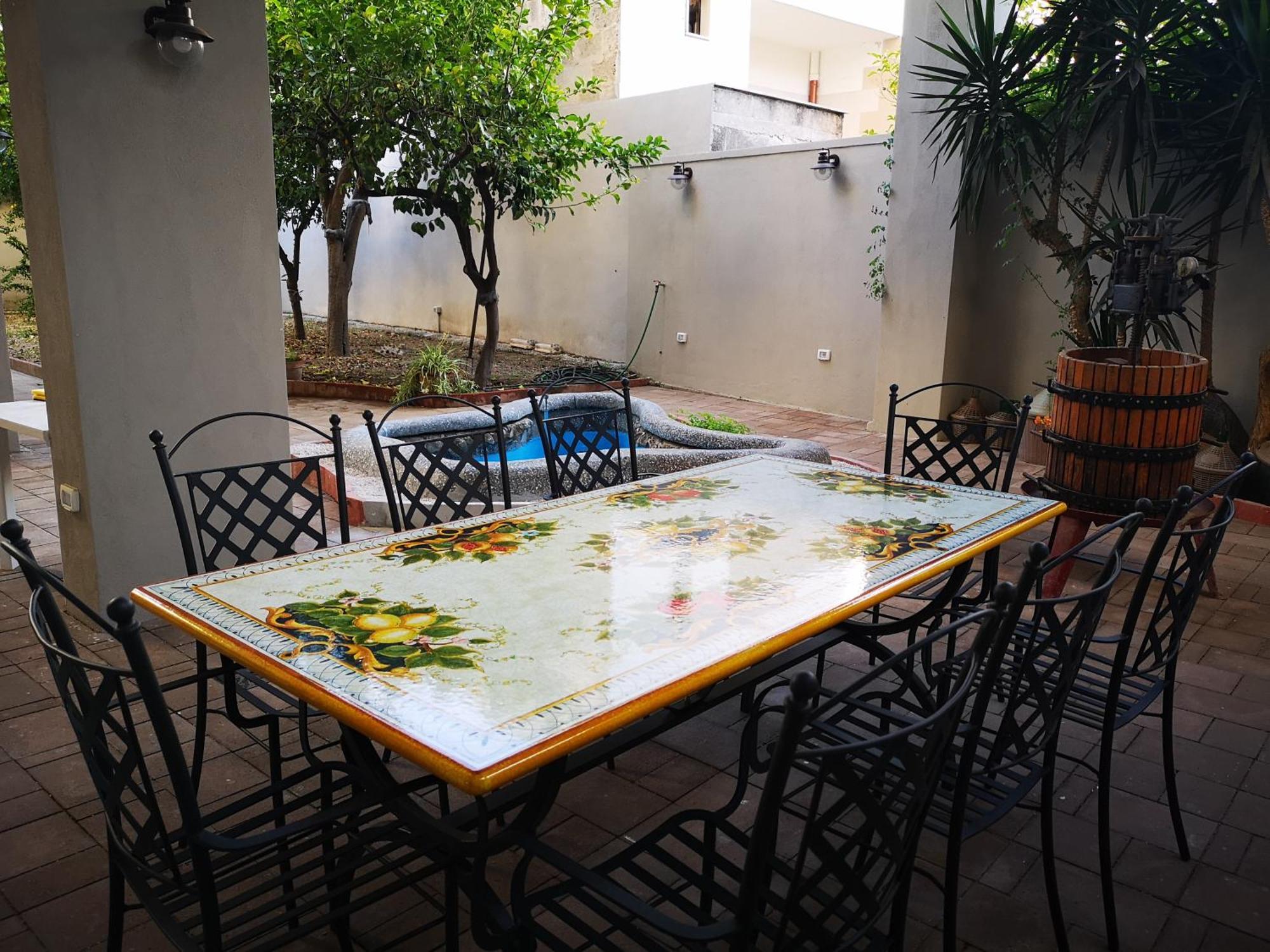 Palazzo Lagioia 2: Prestigioso Miniappartamento Triggiano Exteriör bild