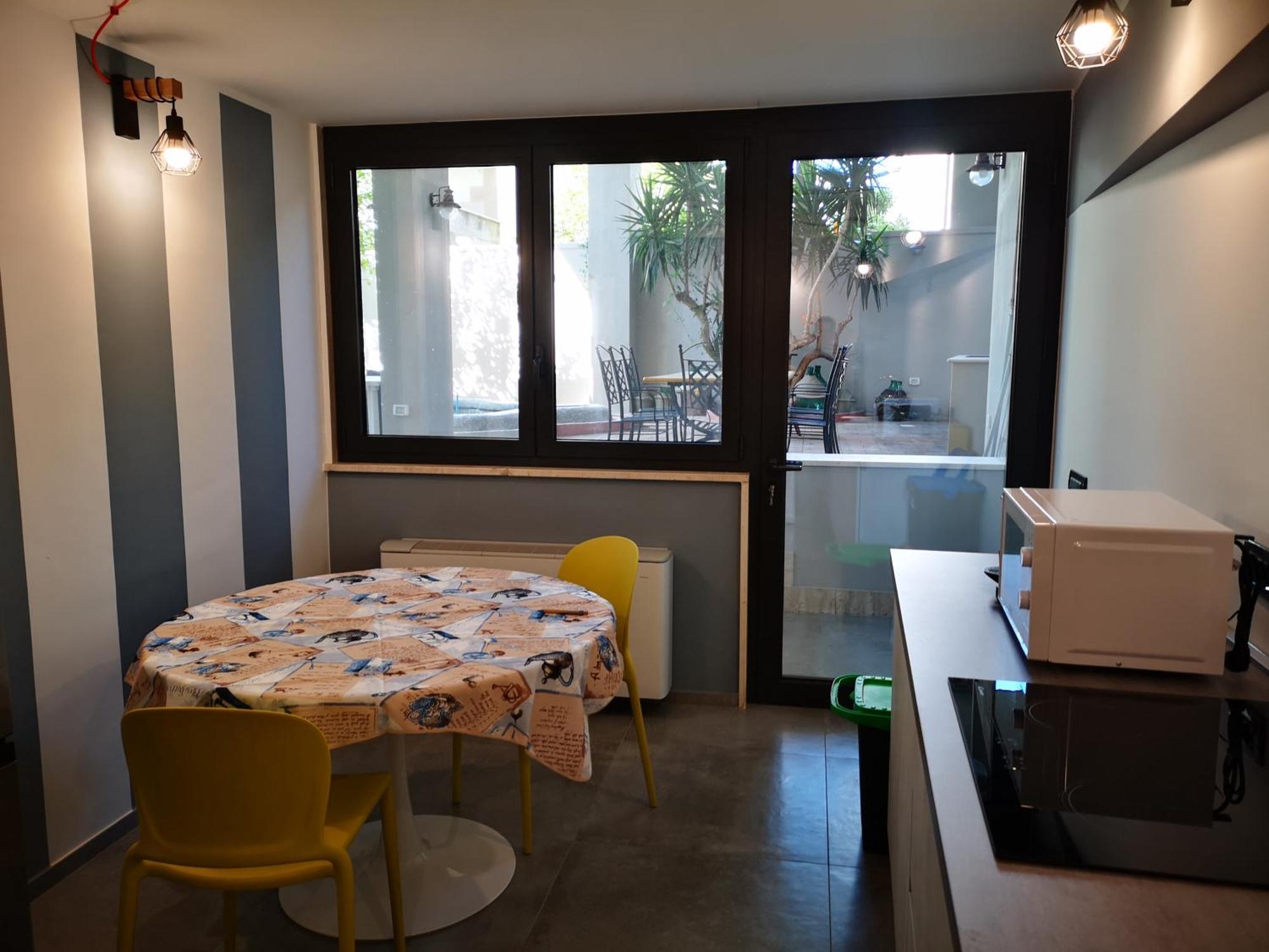 Palazzo Lagioia 2: Prestigioso Miniappartamento Triggiano Exteriör bild